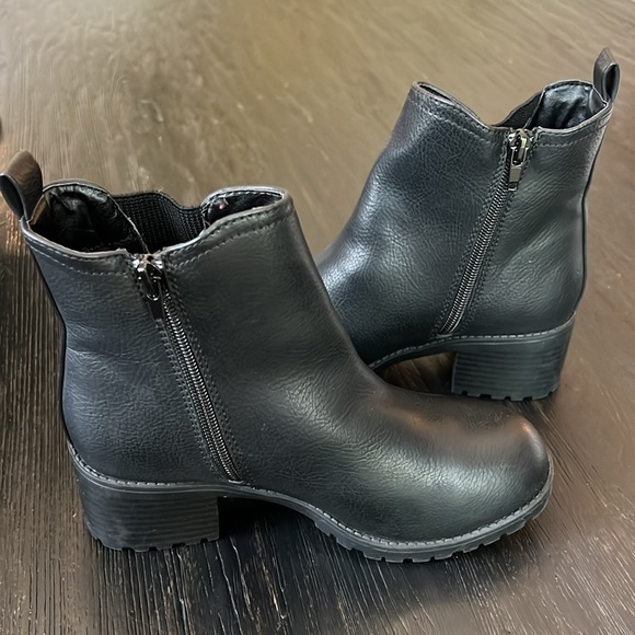 Mia Kids Ankle Boots - Picture 5 of 10